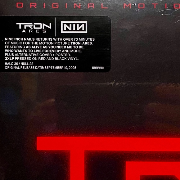 Tron - Ares Nine Inch Nails 2LP Vinyl Red & Black - Picture 3 of 3